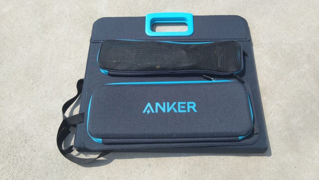 ソーラーパネル折畳み収納